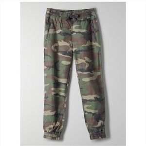 Aritiza TNA camo joggers